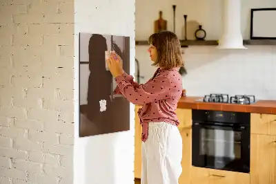 Magnetická popisovacia tabuľa v hnedej farbe