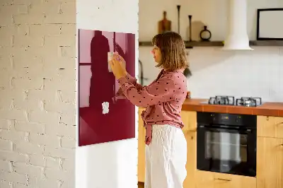Magnetická popisovacia tabuľa bordové vyhotovenie