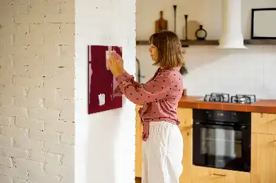 Magnetická popisovacia tabuľa bordové vyhotovenie