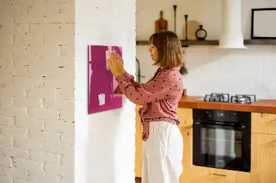 Magnetická popisovacia tabuľa v intenzívnej ružovej farbe