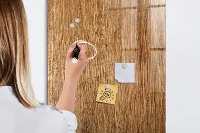 Magnetická tabuľa na kreslenie v drevenom vyhotovení v teplých tónoch