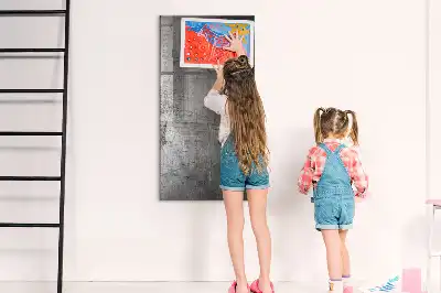 Magnetická tabuľa na kreslenie s motívom poškriabaného kovu