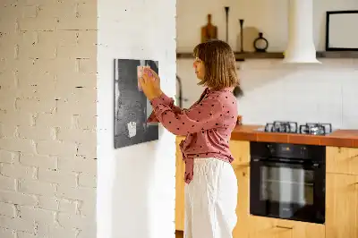 Magnetická tabuľa na kreslenie s motívom poškriabaného kovu