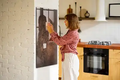 Magnetická popisovacia tabuľa v dizajne tmavého dreva