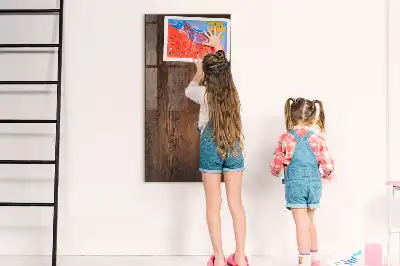 Magnetická popisovacia tabuľa v dizajne tmavého dreva