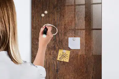 Magnetická popisovacia tabuľa v dizajne tmavého dreva