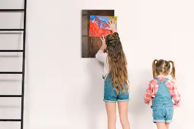 Magnetická popisovacia tabuľa v dizajne tmavého dreva