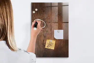 Magnetická popisovacia tabuľa v dizajne tmavého dreva