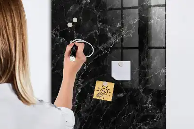 Magnetická popisovacia tabuľa v dizajne tmavého mramoru