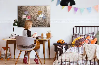 Magnetická popisovacia tabuľa v tvare kmeňa stromu