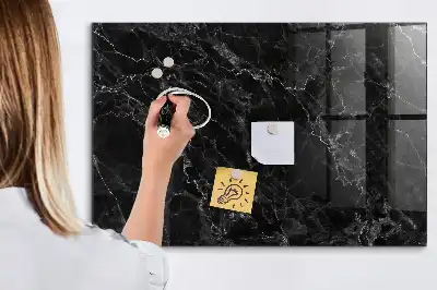 Magnetická popisovateľná tabuľa v dizajne tmavého mramoru