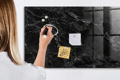 Magnetická popisovateľná tabuľa v dizajne tmavého mramoru
