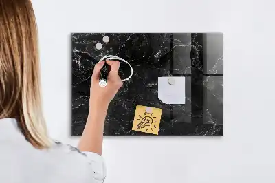 Magnetická popisovacia tabuľa v dizajne čierneho mramoru