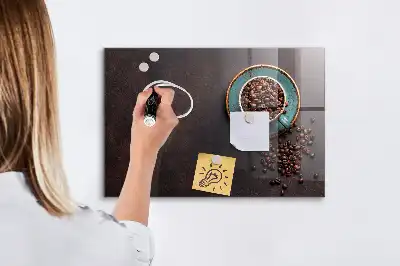 Magnetická popisovateľná tabuľa v tvare šálky kávy