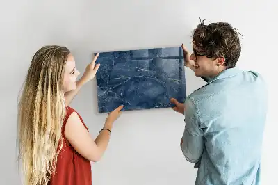 Magnetická popisovateľná tabuľa v dizajne elegantného mramoru