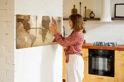 Magnetická popisovacia tabuľa s motívom vintage mapy sveta
