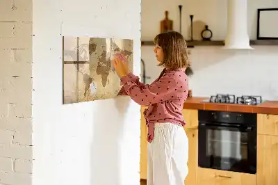 Magnetická popisovacia tabuľa s motívom vintage mapy sveta