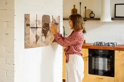 Magnetická popisovateľná tabuľa s motívom vintage mapy sveta