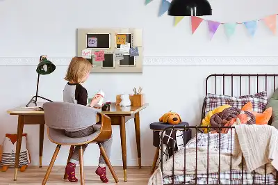Magnetická popisovacia tabuľa s retro rámikmi