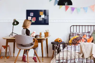Magnetická popisovateľná tabuľa v tmavej tmavomodrej farbe