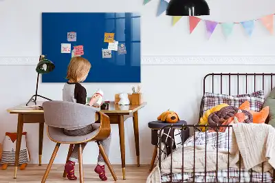 Magnetická popisovacia tabuľa v námorníckej modrej farbe