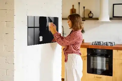 Magnetická popisovacia tabuľa v čiernej farbe