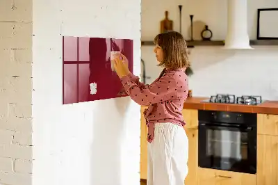 Magnetická popisovateľná tabuľa v bordovej farbe
