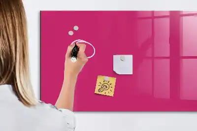 Magnetická popisovateľná tabuľa v intenzívnej ružovej farbe