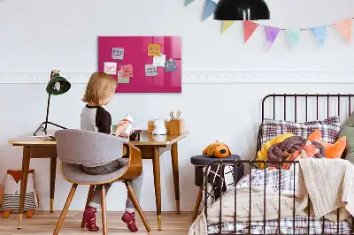Magnetická popisovateľná tabuľa v intenzívnej ružovej farbe