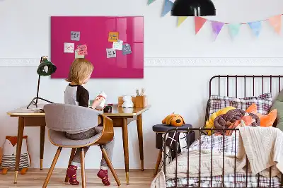 Magnetická popisovateľná tabuľa v intenzívnej ružovej farbe