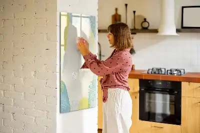 Magnetická kresliaca tabuľa v dekoratívnom rámčeku