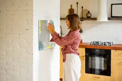 Magnetická kresliaca tabuľa v dekoratívnom rámčeku