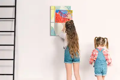 Magnetická kresliaca tabuľa v dekoratívnom rámčeku