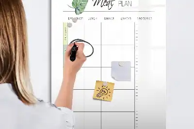 Magnetická kresliaca tabuľa na plánovanie jedál