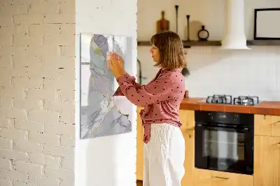 Magnetická kresliaca tabuľa v dizajne dekoratívneho mramoru