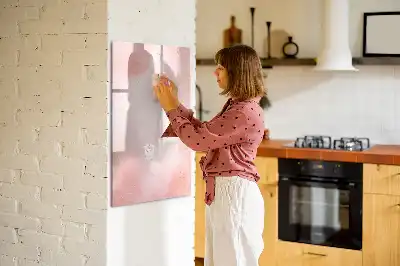 Magnetická kresliaca tabuľa vo vyhotovení ružový mramor