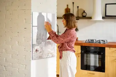 Magnetická kresliaca tabuľa v dizajne Pivonky