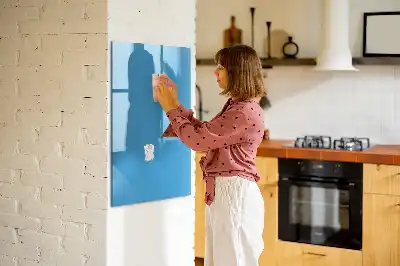Magnetická kresliaca tabuľa v modrej farbe