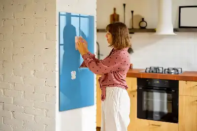 Magnetická kresliaca tabuľa v modrej farbe