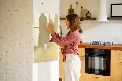 Magnetická tabuľa na kreslenie krémová