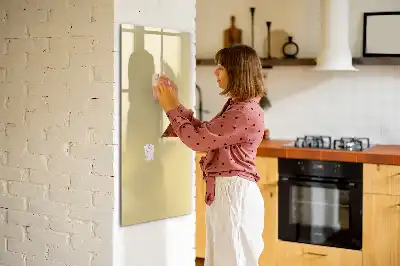 Magnetická tabuľa na kreslenie krémová