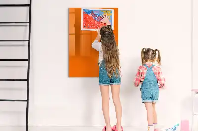 Magnetická tabuľa na kreslenie oranžové vyhotovenie