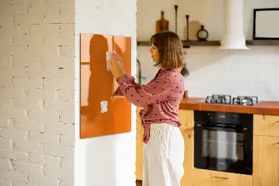 Magnetická tabuľa na kreslenie oranžové vyhotovenie