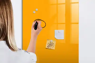 Magnetická kresliaca tabuľa v zlatožltej farbe