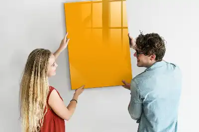 Magnetická kresliaca tabuľa v zlatožltej farbe