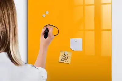 Magnetická kresliaca tabuľa v zlatožltej farbe