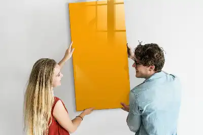 Magnetická kresliaca tabuľa v zlatožltej farbe