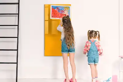 Magnetická kresliaca tabuľa v zlatožltej farbe