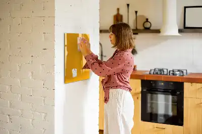 Magnetická kresliaca tabuľa v zlatožltej farbe