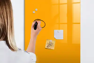 Magnetická kresliaca tabuľa v zlatožltej farbe